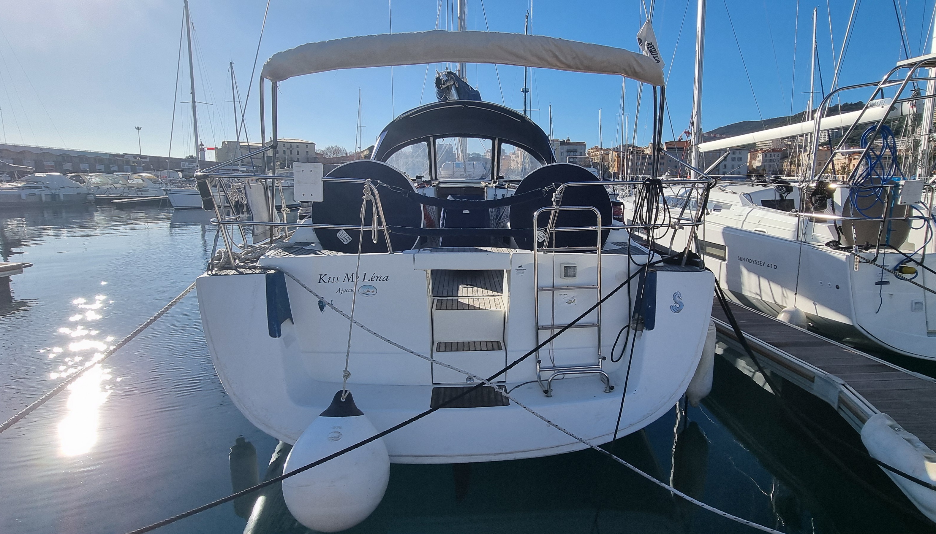 slider 1 Beneteau Oceanis 43